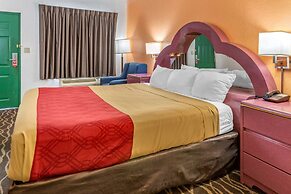 Econo Lodge Inn & Suites