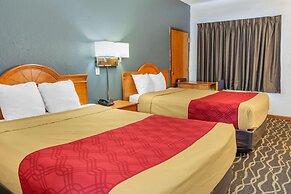 Econo Lodge Inn & Suites