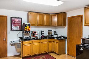 Econo Lodge Inn & Suites