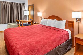 Econo Lodge Inn & Suites