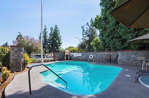 Quality Inn Fresno Yosemite Airport