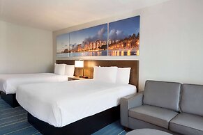 Days Inn & Suites by Wyndham Anaheim At Disneyland Park