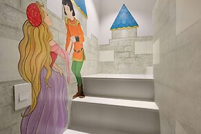 Days Inn & Suites by Wyndham Anaheim At Disneyland Park