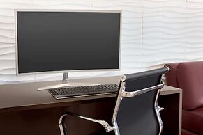 Days Inn & Suites by Wyndham Anaheim At Disneyland Park