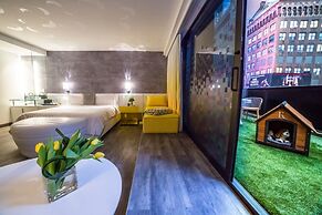 Renaissance New York Times Square Hotel by Marriott