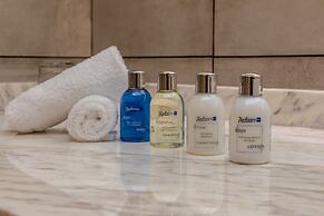 Radisson Blu Hotel & Resort, Abu Dhabi Corniche