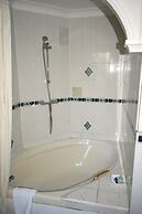 Donington Manor Hotel