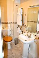 Donington Manor Hotel