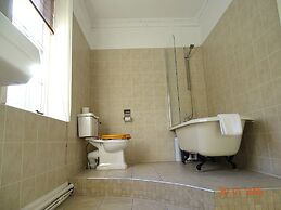 Donington Manor Hotel