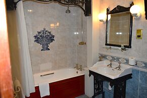 Donington Manor Hotel