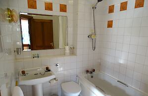 Donington Manor Hotel