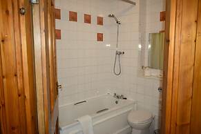 Donington Manor Hotel