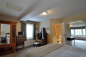 Donington Manor Hotel