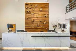 Best Western Plus Mill Creek Inn