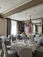 Hotel & Spa Le Grand Monarque, Best Western Premier Collection