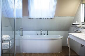 Hotel & Spa Le Grand Monarque, Best Western Premier Collection