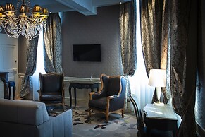 Hotel & Spa Le Grand Monarque, Best Western Premier Collection