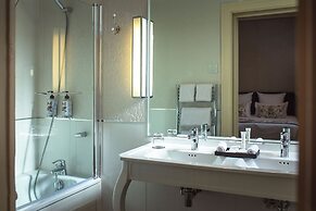 Hotel & Spa Le Grand Monarque, Best Western Premier Collection