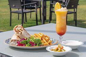 Radisson Blu Hotel & Resort, Al Ain