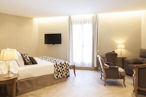 Lamaro Hotel