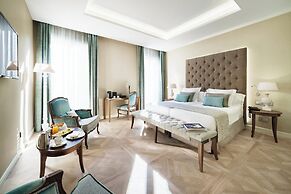 Lamaro Hotel