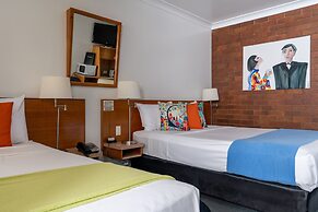 Country Pathfinder Motor Inn