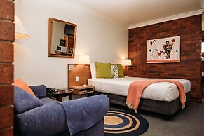 Country Pathfinder Motor Inn