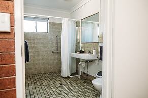 Country Pathfinder Motor Inn