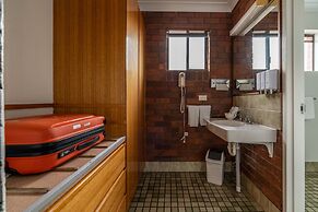 Country Pathfinder Motor Inn