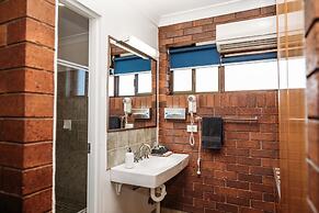 Country Pathfinder Motor Inn