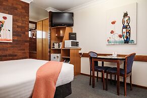 Country Pathfinder Motor Inn