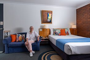 Country Pathfinder Motor Inn