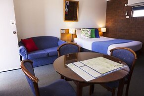 Country Pathfinder Motor Inn