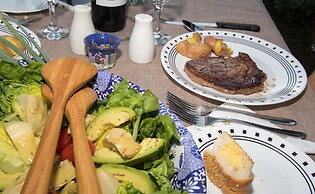 Country Pathfinder Motor Inn