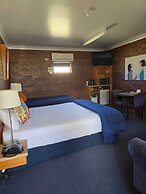 Country Pathfinder Motor Inn