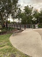 Country Pathfinder Motor Inn