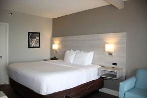 Boca Suites Deerfield Beach, SureStay Collection by BW