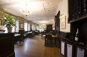 The Snooty Fox