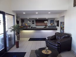 O'cairns Inn & Suites