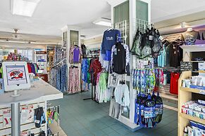 Reefhouse Resort & Marina