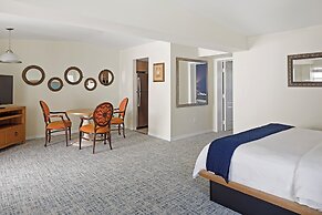 Reefhouse Resort & Marina