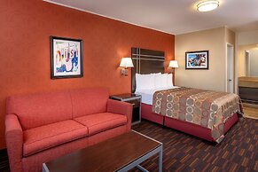 Best Western Plus Raffles Inn & Suites