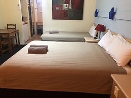 Countryman Motor Inn