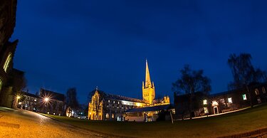 The Maids Head Hotel