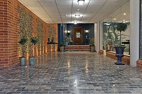 The Maids Head Hotel