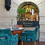 The Maids Head Hotel