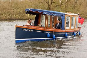 The Maids Head Hotel