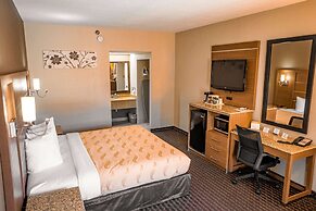 Quality Inn & Suites near Six Flags - Austell