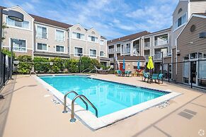 AVIA Residences on Research - Extended Stay