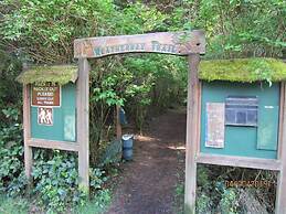 Lighthouse Suites Inn